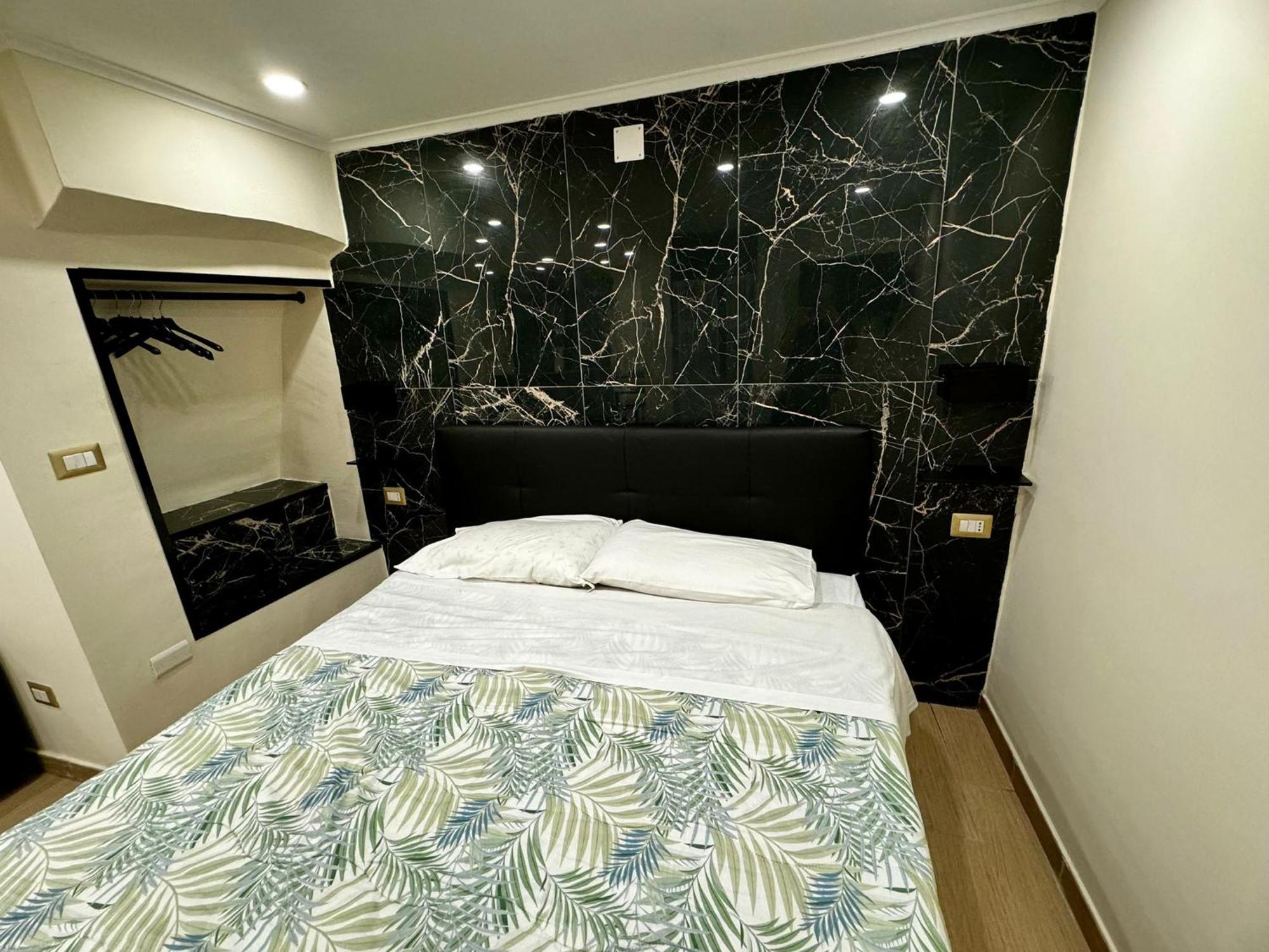 Fl Black Diamond Naples Extérieur photo